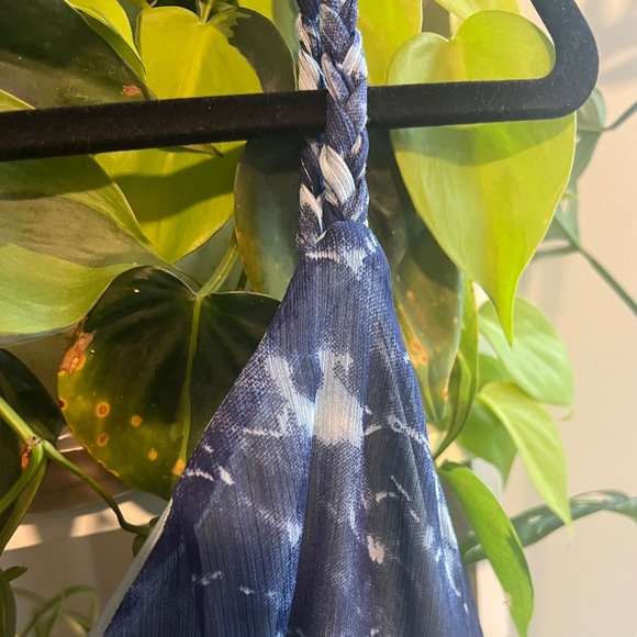 Sim & Sam Tank Top - Picture 3 of 5